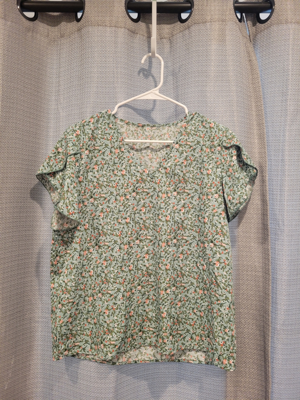SHEIN Green Floral Flutter Sleeve Blouse